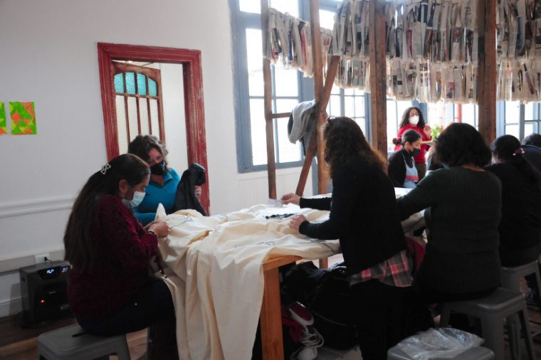 Talleres de Felipe Mujica en Fundación Mustakis. Foto: Daniela Salinas A.
