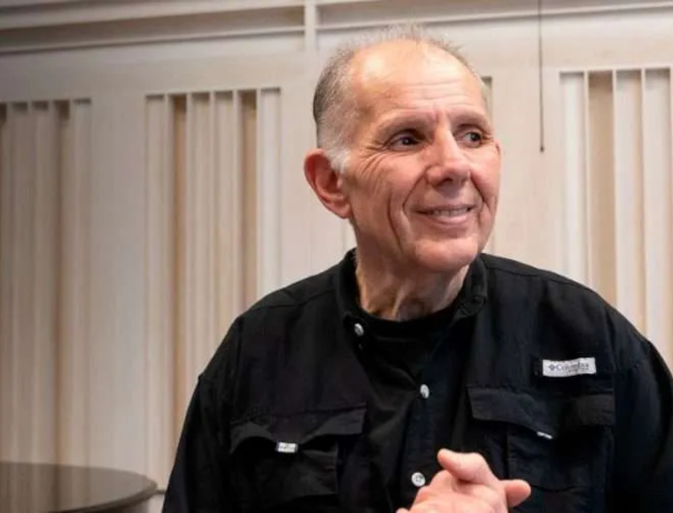 Un director fuera de serie, sencillo y generoso: partida de Rodolfo Saglimbeni golpea al mundo de la música