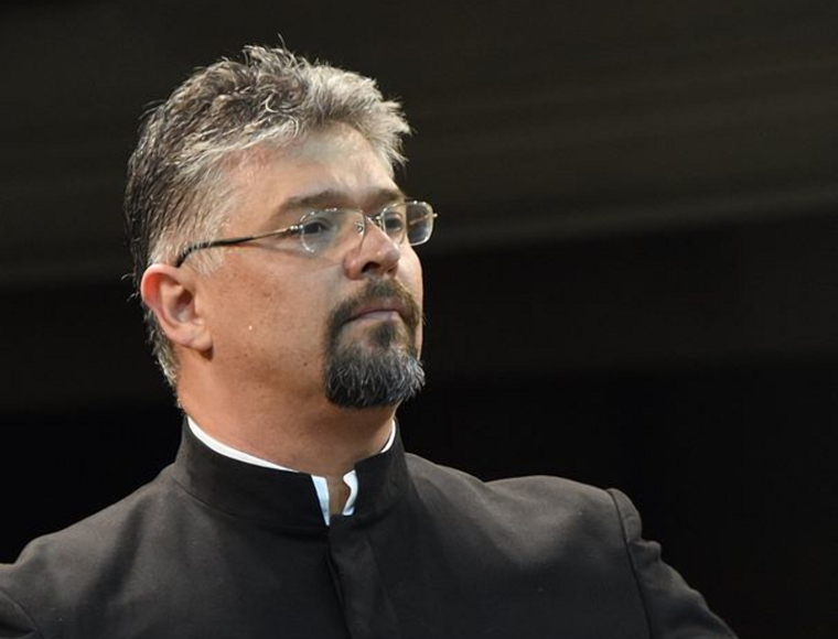 Víctor Hugo Toro estrena su ópera Llacolén: "Pretencioso como tal vez pueda sonar, siento que estamos haciendo historia"