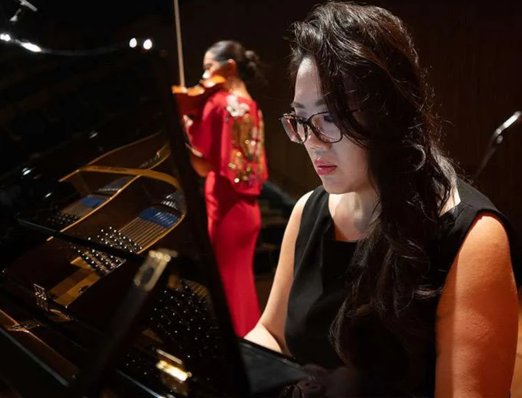 Piano y violín en la Temporada de Cámara UC: Tiffany Tieu y Eun Seong Hong se reencuentran con sus raíces culturales