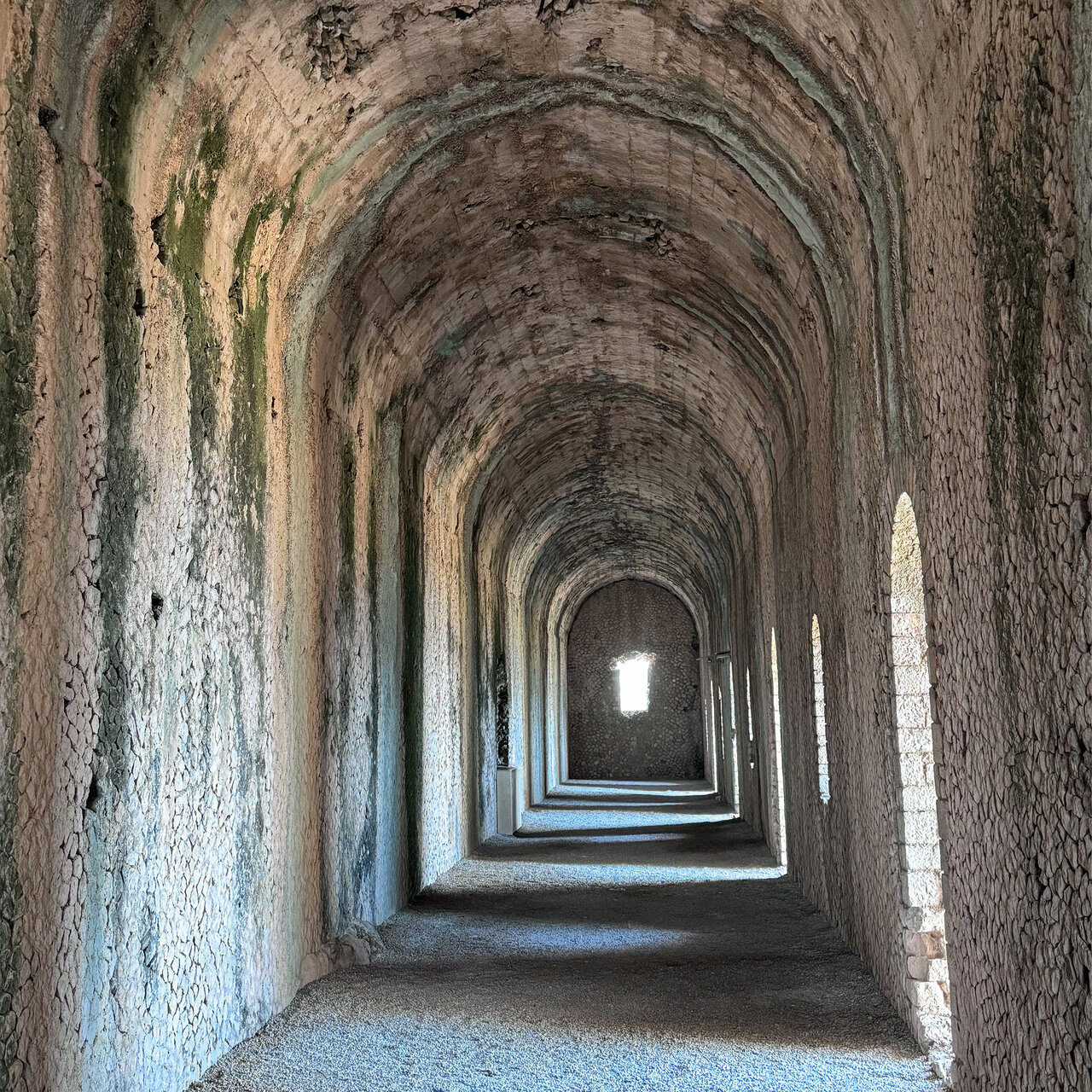 Al Otro Lado del Espejo