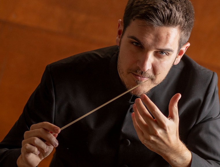 Javier Fajardo debuta con el Coro y Orquesta UdeC: "El Réquiem de Mozart es una de las obras más completas y más modernas del autor; él estaba buscando la forma de construir un lenguaje litúrgico"